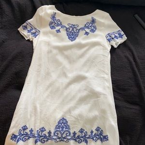 Lulus embroidered shift dress